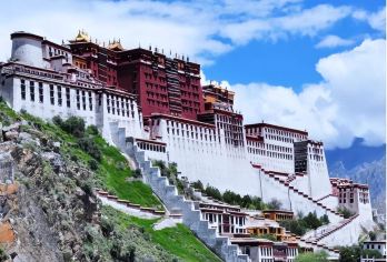 拉萨神圣一日游布达拉宫+大小昭寺+罗布林卡（舒适专车服务）【感受神圣的藏传佛教】