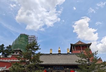 山西五台山五爷庙、殊像寺、罗睺寺一日游【配备优秀导游，提供详细讲解，帮助游客了解寺庙历史、佛教文化及祈福习俗，提升游览体验。】