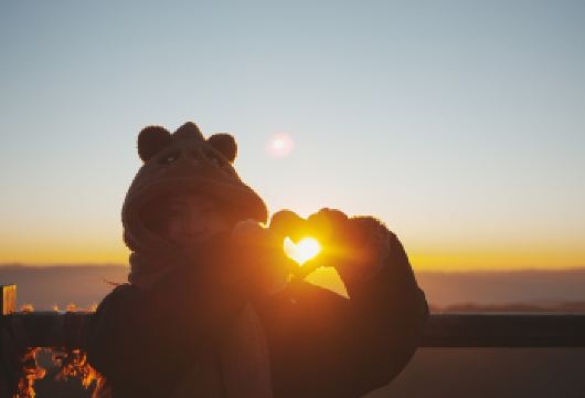 轿子雪山夜爬徒步【昆明往返交通+专业领队+景区套票+意外险】【[优质交通]昆明往返交通，赠送轿子雪山电子登顶证书~】