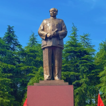 上门接送◆韶山毛泽东故居+纪念馆+滴水洞1日活动◆15人小团