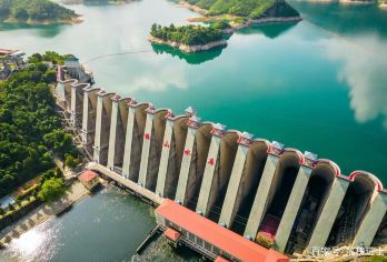 红军广场+梅山水库+大湾村+马鬃岭景区【1-6人团|赠讲解】【景点各色各异，丰富多彩，值得推荐。】