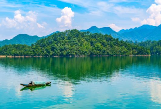千岛湖 梅峰岛 月光岛景区一日游【 杭州市区内可免费接】【匠心打造纯玩之旅，承诺无购物无强制消费，指定范围内接驳】