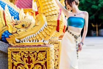 【自然与王宫的对话】中科院植物园+曼听御花园精品小团一日游【一日览尽版纳两大网红景区， 上午沉浸于中科植物园的博大精深，见识万千奇花异草；下午穿越回傣王盛世】