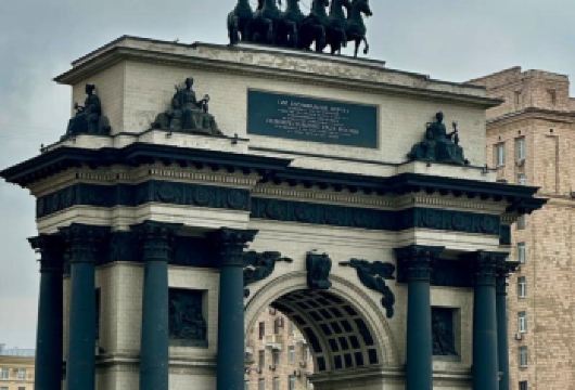 俄罗斯莫斯科+察里津公园+麻雀山一日游/行程可调-可定制多日【包车一日游，解锁旅行新方式！独立车辆配备经验丰富的老司机，为您量身打造专属行程。】