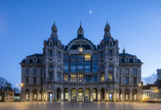 比利时安特卫普中央车站 + 鲁本斯故居包车一日游【大广场与市政厅+圣母主教座堂+斯海尔德河畔与斯滕城堡+时尚博物馆+梅尔街购物区】