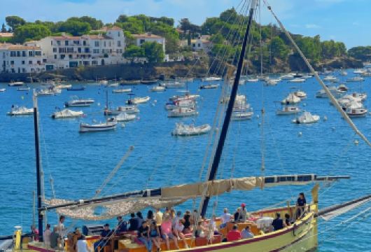 西班牙-山海奇观·布拉瓦海岸精华游-赫罗纳+贝萨卢+卡达奎斯【一网打尽布拉瓦海岸两大明珠：中世纪桥城贝萨卢与白色小镇卡达奎斯】