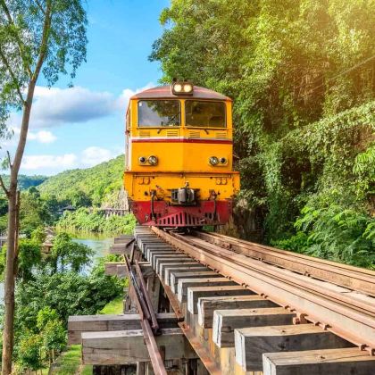 曼谷出发私人北碧死亡铁路火车之旅与大象保育体验