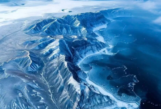 贝加尔湖·奥尔洪岛经典一日游 | 南线北线任选+冬夏双体验【[经典双线 · 四季皆宜] 夏季陆路漫游，冬季冰上驰骋，一条线路两种体验，带您领略贝加尔湖静与谧壮美】