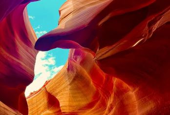 美国拉斯维加斯往返羚羊谷马蹄湾一日游包车【真好玩】【包车一日游，解锁旅行新方式！独立车辆配备经验丰富的老司机，为您量身打造专属行程。】