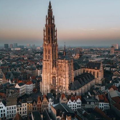 比利时一日游：阿姆斯特丹出发-安特卫普-布鲁塞尔一日游