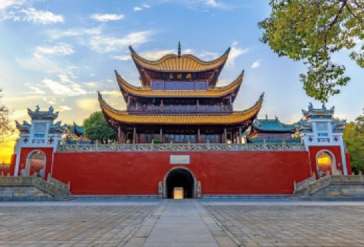 15人小团◆岳阳楼+洞庭湖+屈子文化园岳阳一日游◆上门接送【[精致小团]15人精致小团，小团上门接送不推自费，纯玩品质优选，无线耳麦讲解服务+送品牌矿泉】