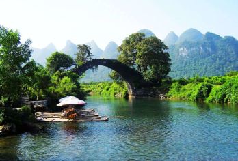 桂林漓江三星游船+遇龙河竹筏+20元背景+十里画廊一日游【[匠心打造]漓江风景名胜区，漓江三星游船-甲板360°赏漓江风景+遇龙河竹筏-零距离赏桂林山水】