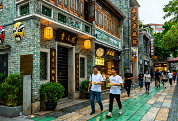 西关韵味・骑楼慢游线--永庆坊-荔枝湾涌-粤剧艺术博物馆【聚焦粤剧文化与老广市井烟火，体验广彩、榄雕手作】