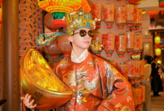 【春节限定】鼓浪屿+万国建筑博览+屿见闽南~仙侠不夜城一日游【[马年新春限定]从鼓浪屿的百年琴韵到闽南不夜城的仙幻夜游，沉浸式体验】