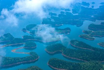杭州千岛湖中心湖区+梅峰岛一日游：当地导游·纯玩无套路【[行程轻松]游览千岛湖精华景点，时间充足，行程轻松，不浪费时间。】