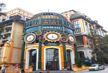 越南沙巴SaPa一日游：独立包团+教堂+沙巴古街+尚庙母寺【越南民族特色+法式浪漫风情：百年石头教堂+沙巴古街、湖泊+尚庙+母寺+Moana sapa】