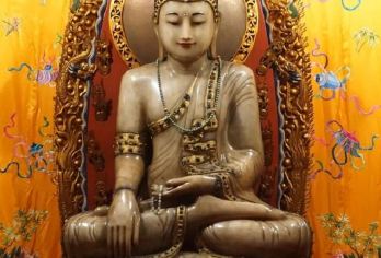 经典观光1日：东方明珠+玉佛寺+豫园城隍庙+外滩+黄浦江夜游【覆盖上海经典景区：中国传统文化集中体现：儒家、佛教、道教；赏中国四百年历史古典园林。】