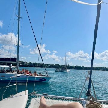 毛里求斯鹿岛双体船一日游【海底漫步+滑翔伞+橡皮艇+灯塔岛】