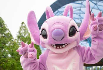 上海迪士尼一日游【6项8项快通/早享卡/导览/赠烟花前排】【热门项目尊享卡免排队游玩】