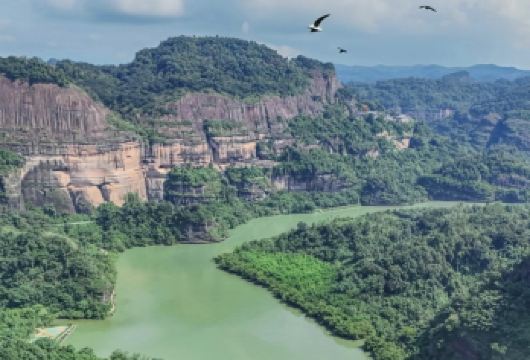韶关丹霞山+南华寺一日游|私家小团上门接送+包车费+不含门票【私家包团，独立包车，上门接送（不含门票）】