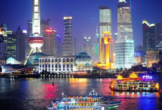上海特色点心+外滩+上海黄浦江游览夜游【璀璨浦江夜未央，乘游船穿越百年外滩与陆家嘴，尽揽魔都天际线的光影史诗。】