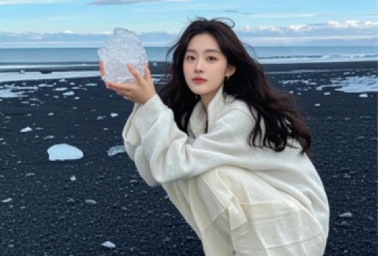 冰岛雷克雅未克-蓝湖-可日游周边*可定制包车【精选老司机】【包车一日游，解锁旅行新方式！独立车辆配备经验丰富的老司机，为您量身打造专属行程。】