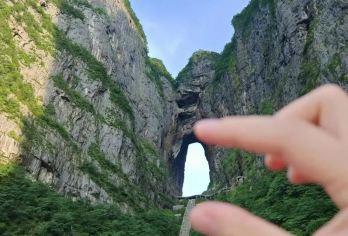 张家界天门山1日游【精品团18人团，8人团+可定制游】【[上门接送]张家界市区上门接人，结束送站（张家界西站），送回酒店】