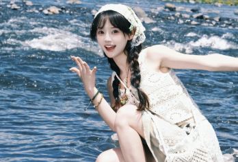 冬季羊湖错峰游！2人私享/16人经济，省心解锁圣湖极蓝盛景【错峰出游超舒适：晨起中午出发避开人群，半天行程轻松惬意，省时省力，有效缓解高反不适。】