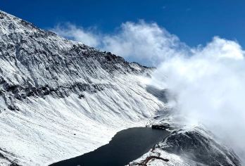 阿尔沟一日游（龙池徒步打卡可领取奖牌+高山草甸海子）【[户外徒步]藏在雪山下的秘境海子，高原步道爬山线。】
