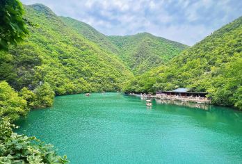 湖北十堰博物馆+五龙河景区+东风故里一日游可英文服务【可提供英文及小语种导游服务-往返接送-可选导游-可代订门票】