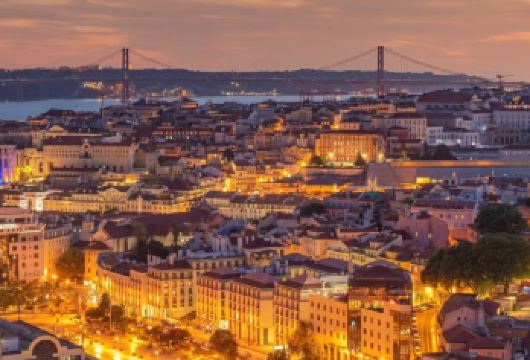 葡萄牙里斯本古城庄园城堡一日游【包车服务+中文司机】【专属包车服务游，全程按心情随走随停，主打一个悠闲自在不赶场。】