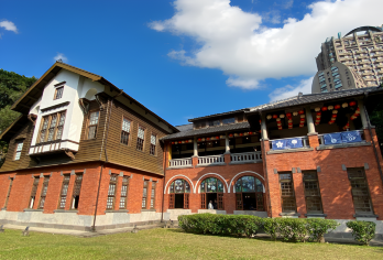 淡水渔人码头+红毛城+淡水老街+北投地热谷一日游【台北出发】【从台北车站出发，由专业导游带您走访北部最多古迹的淡水区，以及以温泉著名的北投区。】