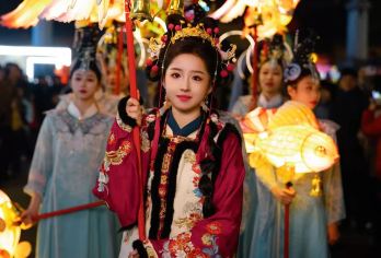 无锡惠山古镇+寄畅园+鼋头渚一日游【10人小团 仙岛游船】【春晚分会场，无锡·惠山古镇等你来——走街串巷，寻味中国年，甜在舌尖，暖在心间】