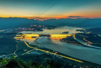 三峡大坝+坛子岭+185观景+截流纪念园半日活动·早/晚班可选【游客可选择宜昌东站、均瑶广场、三峡游客中心三个站点上车】