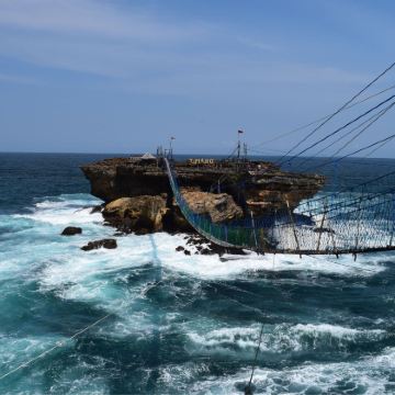 日惹天坑timang岛平杜尔洞穴巨掌森林一日游【多线路可选】
