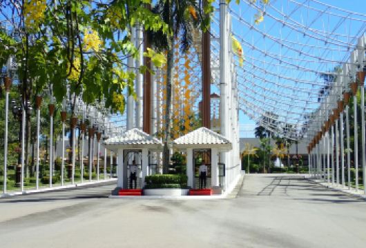 文莱苏丹清真寺+努洛伊曼皇宫+文莱河红树林一日游【轻松无负担：往返交通省心，景点间衔接顺畅】