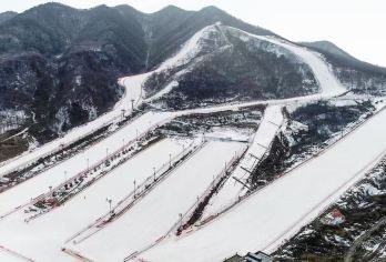 铜川照金国际滑雪场滑雪趣玩一日戏雪之旅【一日往返西安铜川，四小时畅享滑雪】
