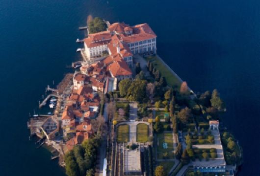 意大利米兰周边冷门秘境：巴洛克宫殿岛+中世纪小巷【包车游】【和意大利谈一场恋爱：在Isola Bella的孔雀园，和奥尔塔的黄昏里”】