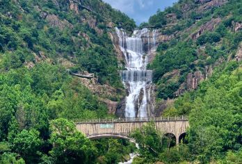 国庆限时特惠·天台山大瀑布+国清寺+琼台仙谷景区包车1日游【车辆正规营运车辆，手续齐全，干净卫生，更宽，更舒服；】