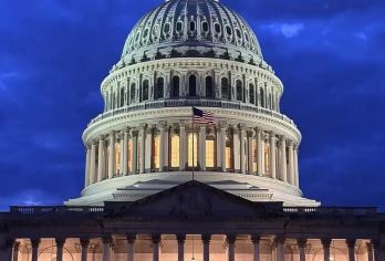 美国华盛顿白宫+国会大厦+华盛顿纪念碑-市区热门景点一网打尽【专属客服和本地中文司机，一家一团包车】