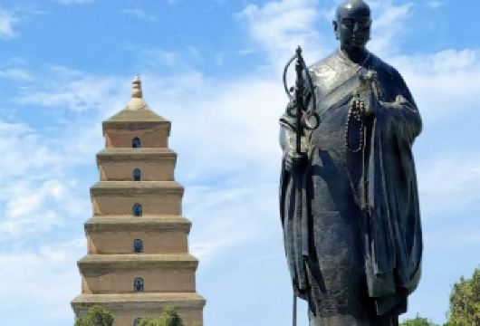 陕西历史博物馆人工讲解+门票（代预约）+大唐不夜城汉服妆造【网红景点 轻松游玩】