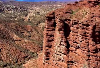 平山湖大峡谷+张掖七彩丹霞旅游景区一日游【纯玩小团】【壮美与绚丽并存，一眼七彩丹霞，天下群山无颜色！】