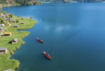 【探秘泸沽湖】丽江/大理出发泸沽湖一日游 · 邂逅神秘女儿国【天险奇景视觉冲击：途经《千里走单骑》取景地山路十八弯，20公里落差千米的弯道盘旋山腰，再登金沙江观景】