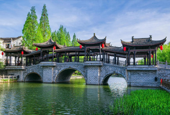 【旅小皖/私家团】合肥三河古镇+融创乐园畅玩1日游【[优选资源]本地社+本地司/导+本地用车，本地土著带你玩转合肥精华景点。】