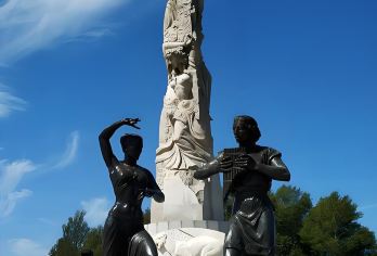 长春世界雕塑园+莲花岛影视城|赏世界雕塑艺术，玩穿越影视沉浸【专车接送/行程可调/可选外语导游】