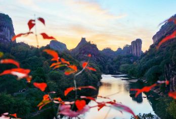 精致小团||武夷山+天游峰+九曲溪竹筏一日游【保证有竹筏】【游武夷精华线路，纯玩无购物，导游讲解，上门接送。】