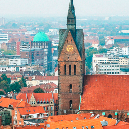 德国+汉诺威老市政厅+汉诺威集市教堂+汉诺威小山花园一日游