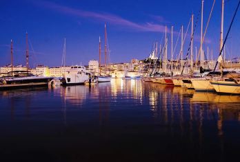 法国马赛：隆尚宫/马赛老港/守护圣母圣殿/伊夫岛/卡西斯小镇【领略南法风光、寻找英雄踪迹。 纯净旅行/随叫随停/酒店接送/行程无忧/后台客服/美食推荐/省心省力】