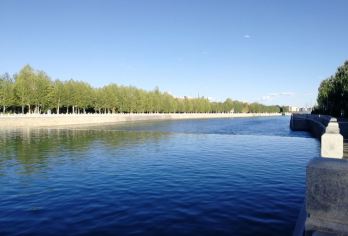 青海一日游l托素湖+海子诗歌馆+德令哈市步行街+巴音河【10小时VIP小团服务】