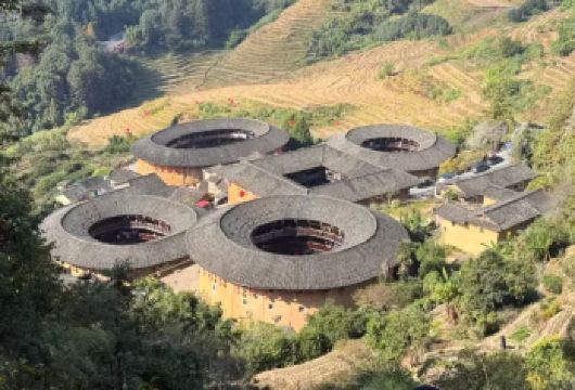 逃离城市计划！云水谣的榕树与土楼的圆，一日包车治愈之旅【古村土楼，一日畅游】